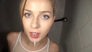 Hot Bathtube Blowjob and Cumshot