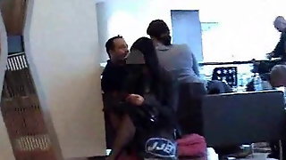 Voyeur: Upskirt no panties...!