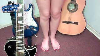 Huge Tits on a blonde teen. Huge cameltoe! amazing ass.