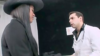 Letizia at the doctor