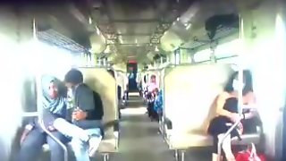Indonesian- ngintip jilbaber ciuman dan grepe dalam kereta