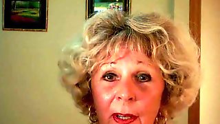 Stacked, chatty and teasing GILF