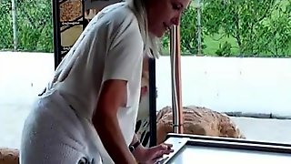 Braless airhockey